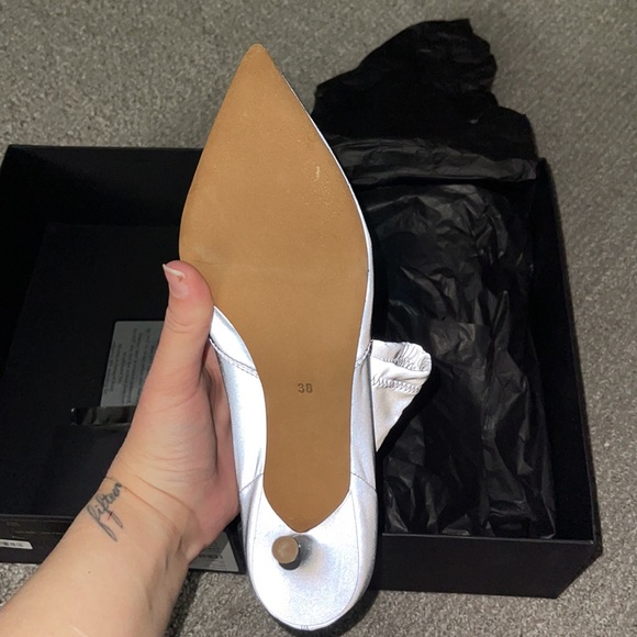 BNWT YEEZY BOOTS - Picture 4 of 9